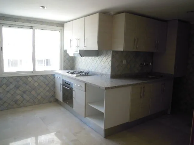 Appartement vide à louer à Gauthier - الدار البيضاء (2)