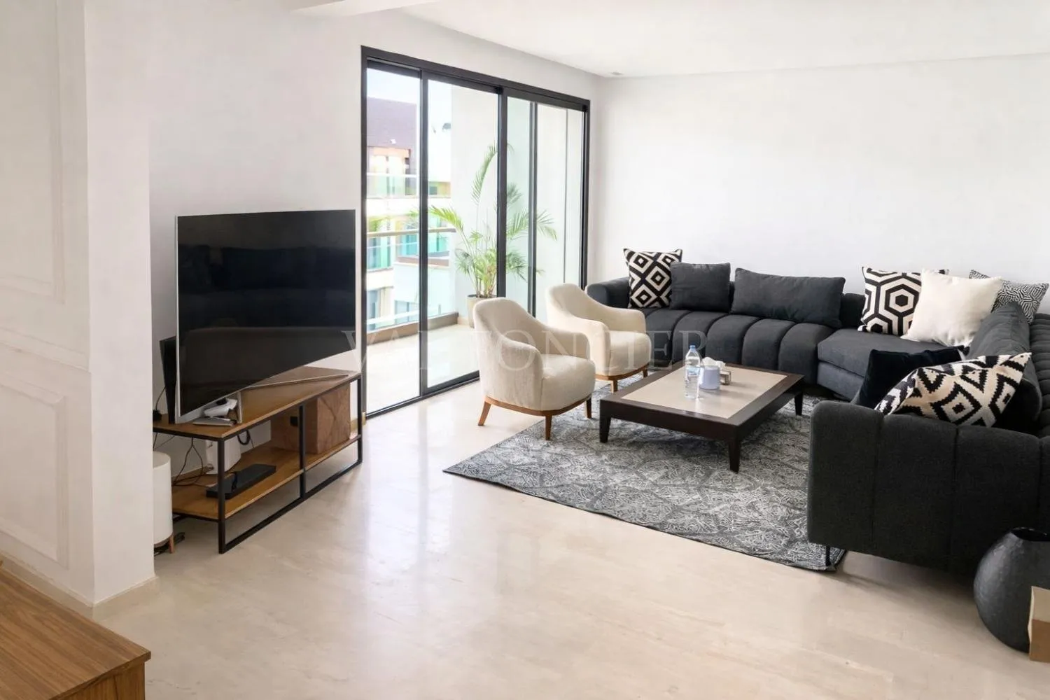 Location superbe appartement meublé 2chambres vue mer étage élevé Ain Diab, Casablanca - الدار البيضاء (4)