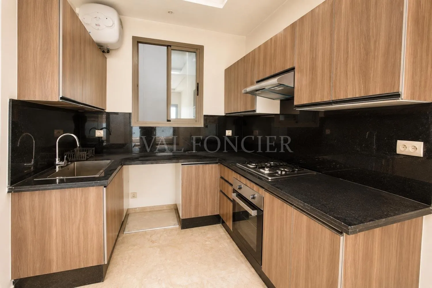 Location Appartement Neuf 1 chambre avec terrasse Quartier des Hôpitaux, Casablanca - الدار البيضاء (3)