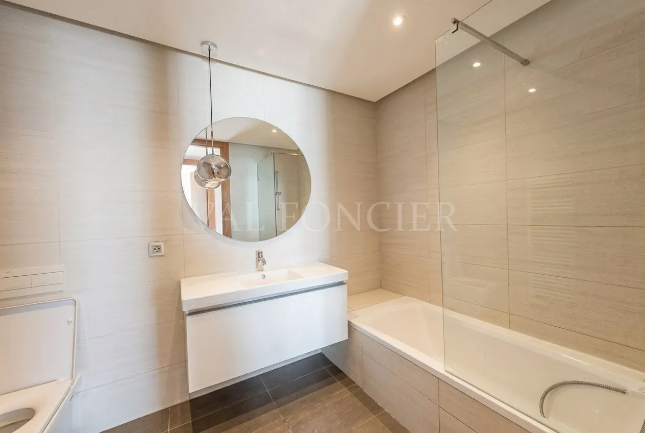 Location Magnifique appartement meublé moderne 190m2 Ain Diab, Casablanca - الدار البيضاء (4)