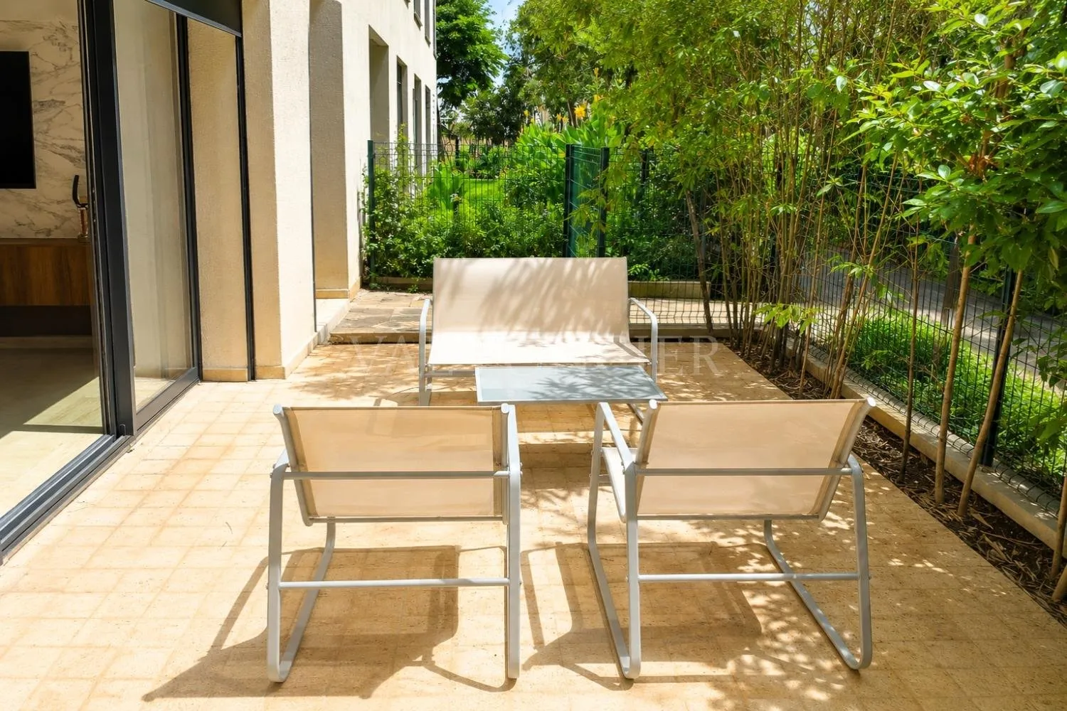 Location Superbe Rez-de-jardin 2chambres avec terrasses CFC, Casablanca - الدار البيضاء