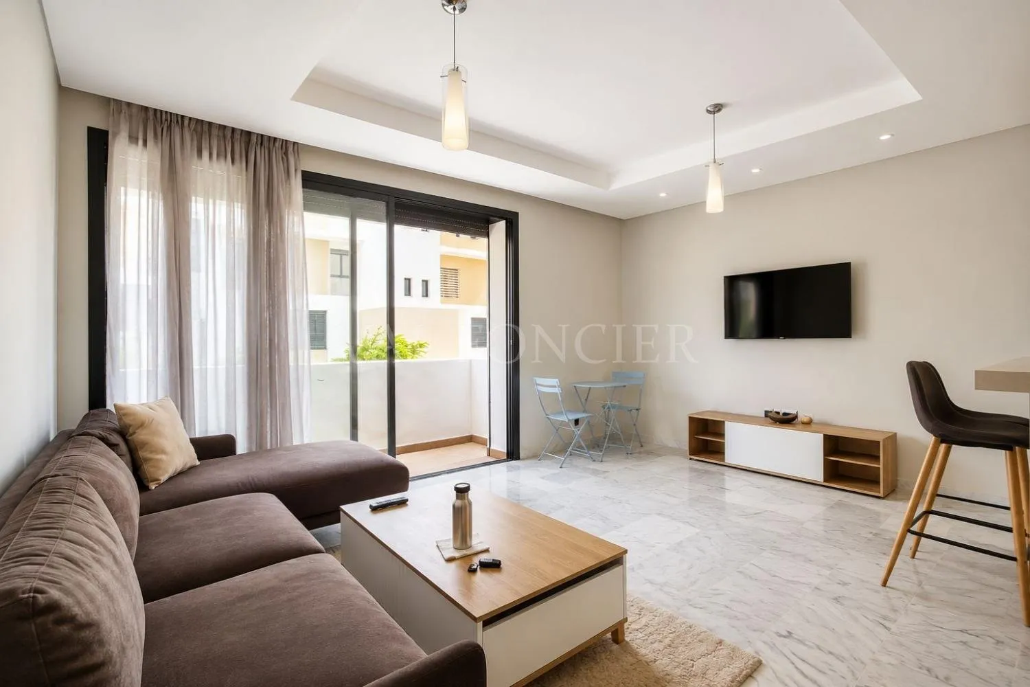 Location Superbe Studio meublé avec terrasse, Bouskoura - الدار البيضاء