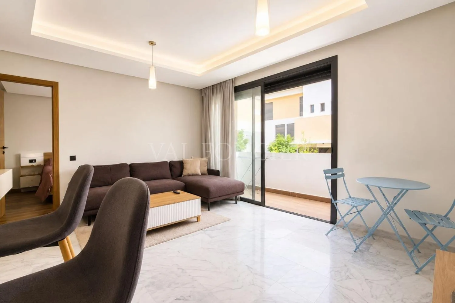 Location Superbe Studio meublé avec terrasse, Bouskoura - الدار البيضاء (4)