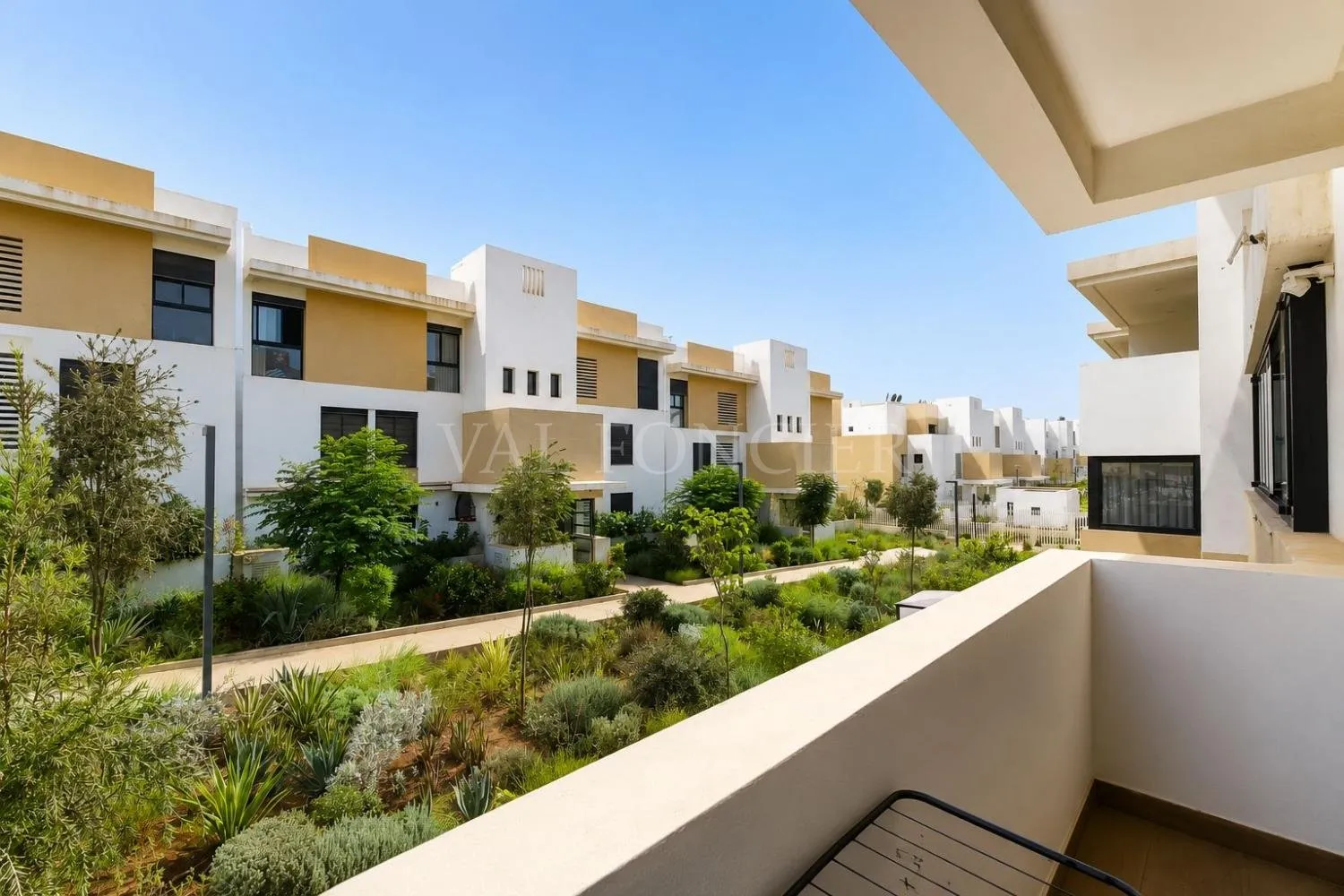 Location Superbe Studio meublé avec terrasse, Bouskoura - الدار البيضاء (2)