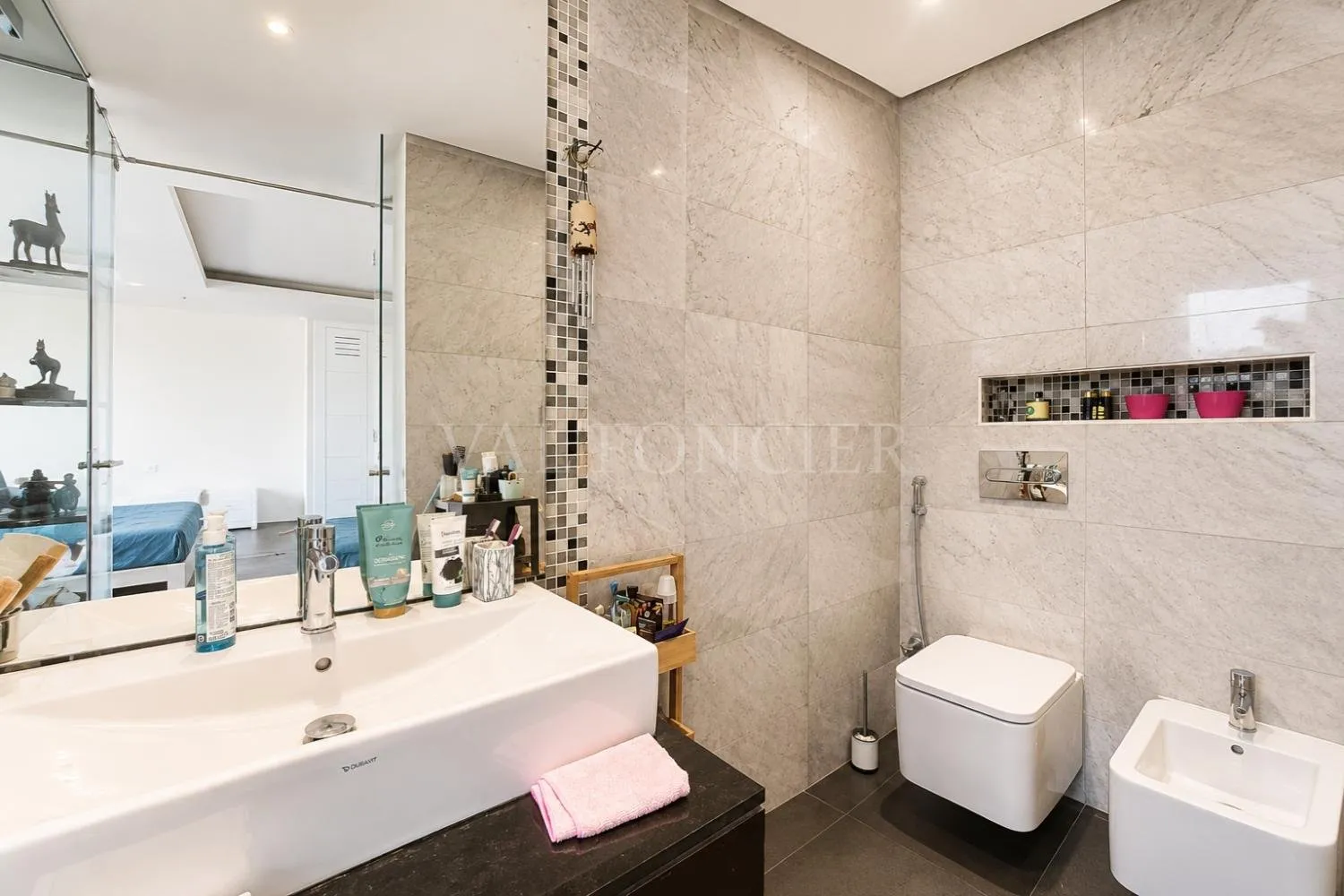 Location Superbe Appartement Meublé 185m2 3Chambres avec terrasse, Bouskoura Ville Verte - الدار البيضاء (4)