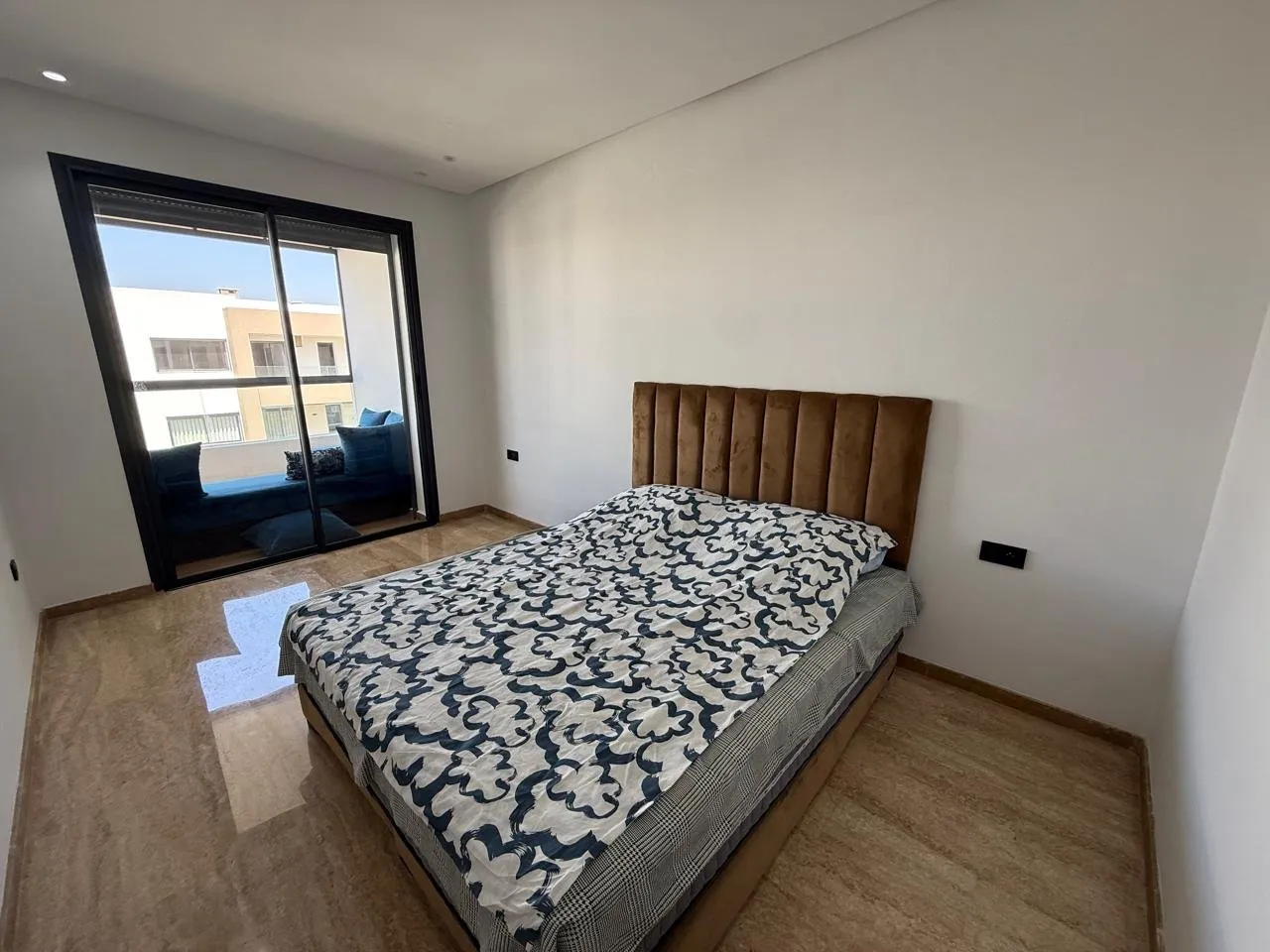 Dar Bouazza – Appartement neuf meublé à louer 2 CH - دار بوعزة (4)