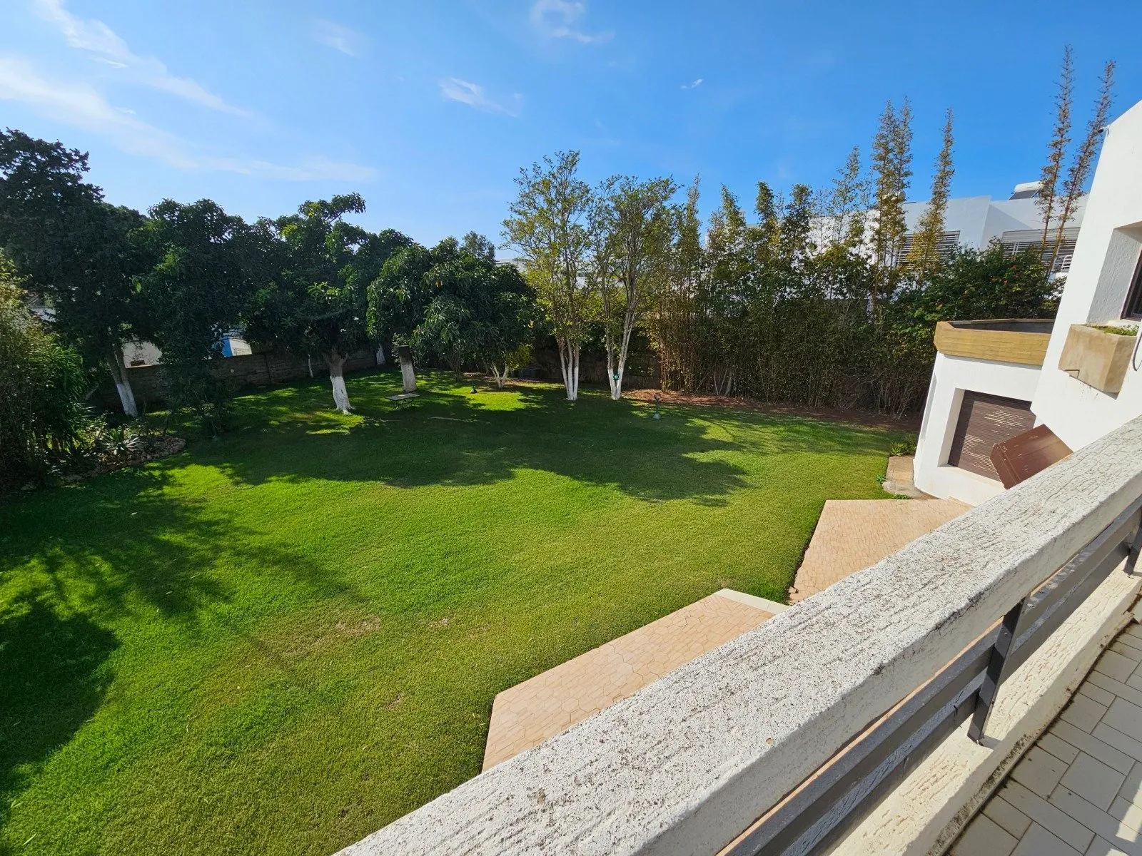Belle villa bien située à louer - الرباط (2)