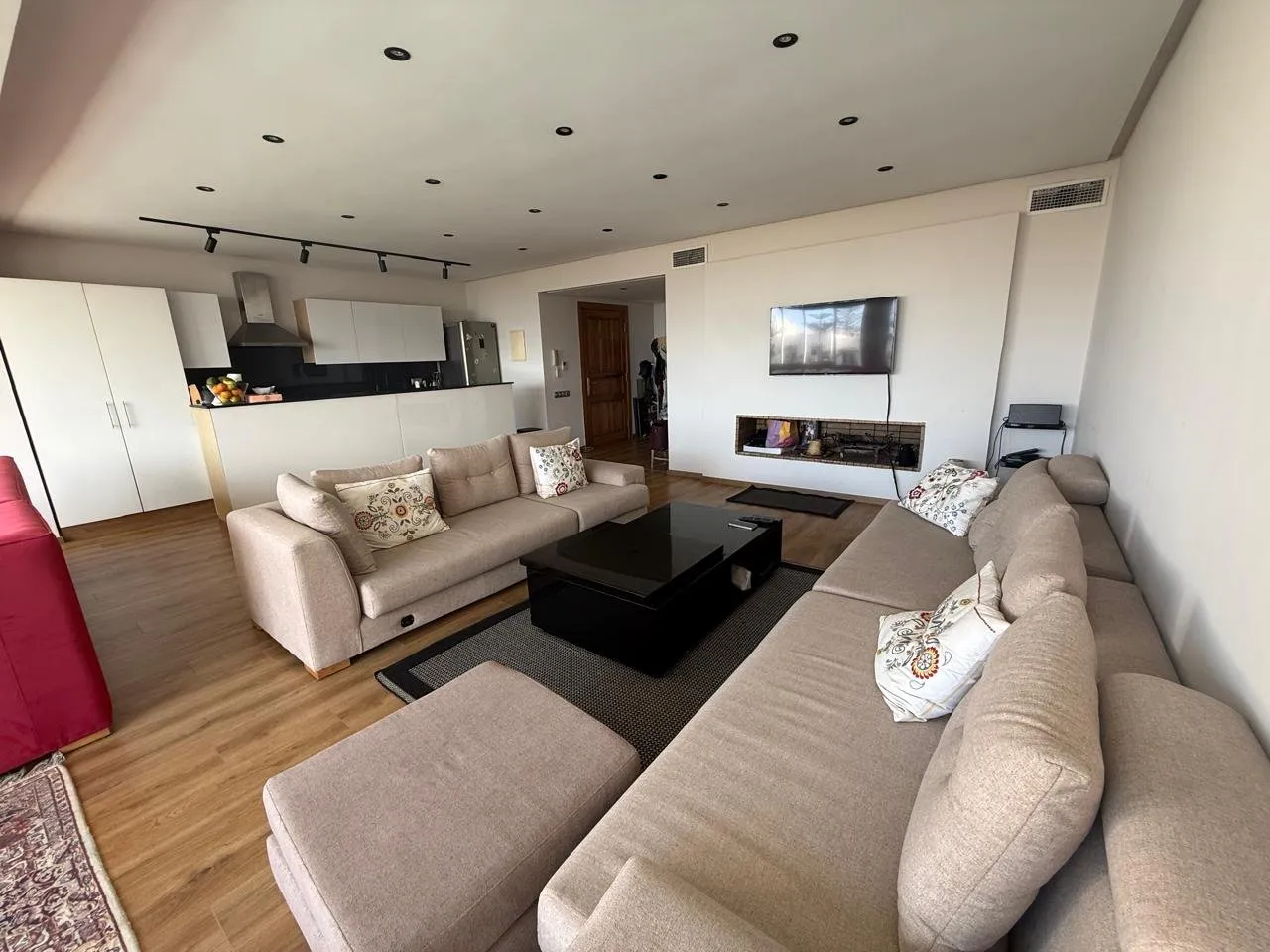 Dar Bouazza – Locat appartement rénové, meublé 2CH - دار بوعزة (3)