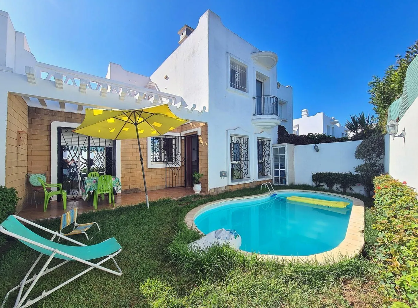 Belle villa avec piscine en résidence sécurisée. - دار بوعزة