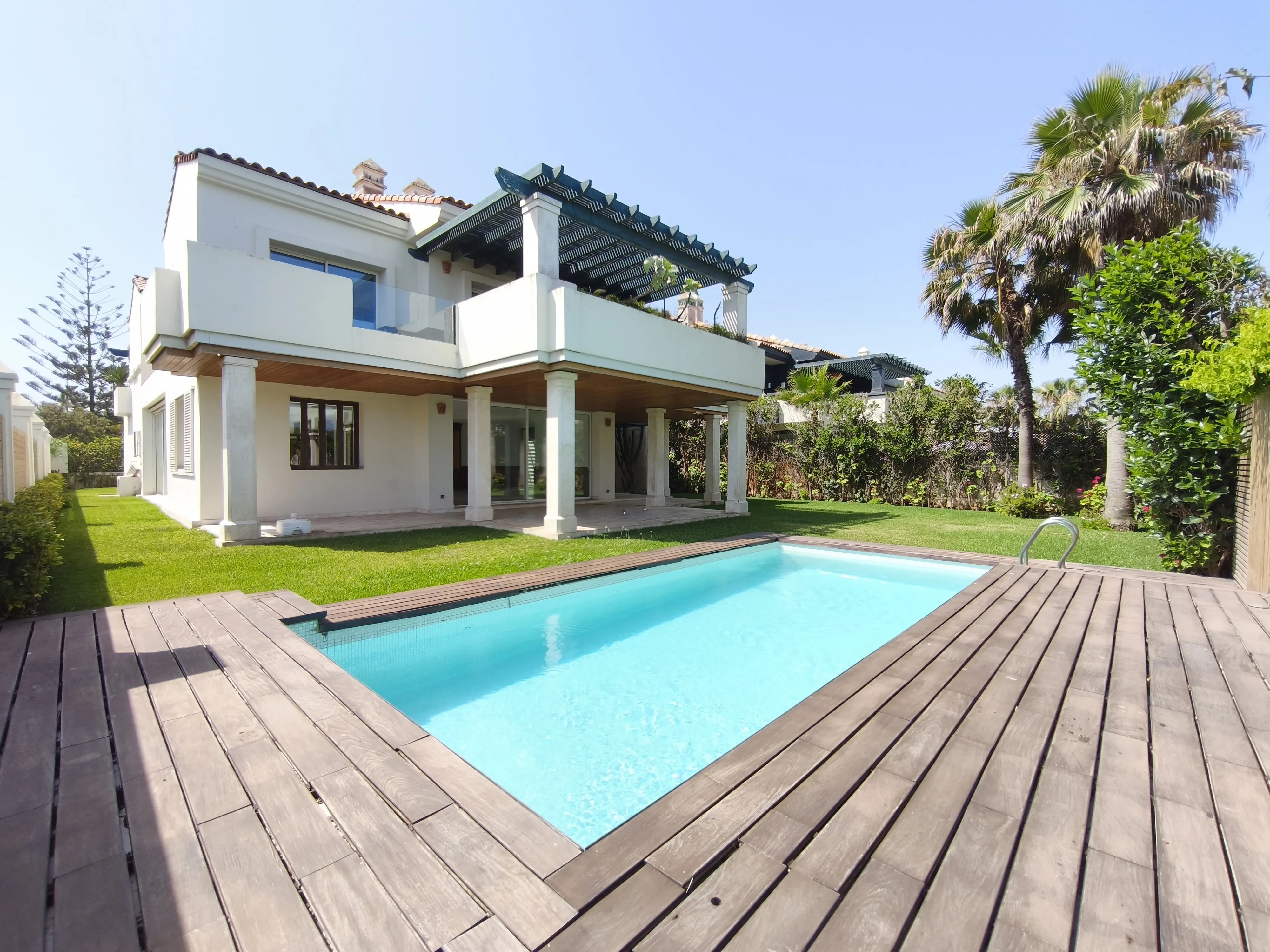 Magnifique villa 6 chambres à louer à Dar Bouazza - دار بوعزة