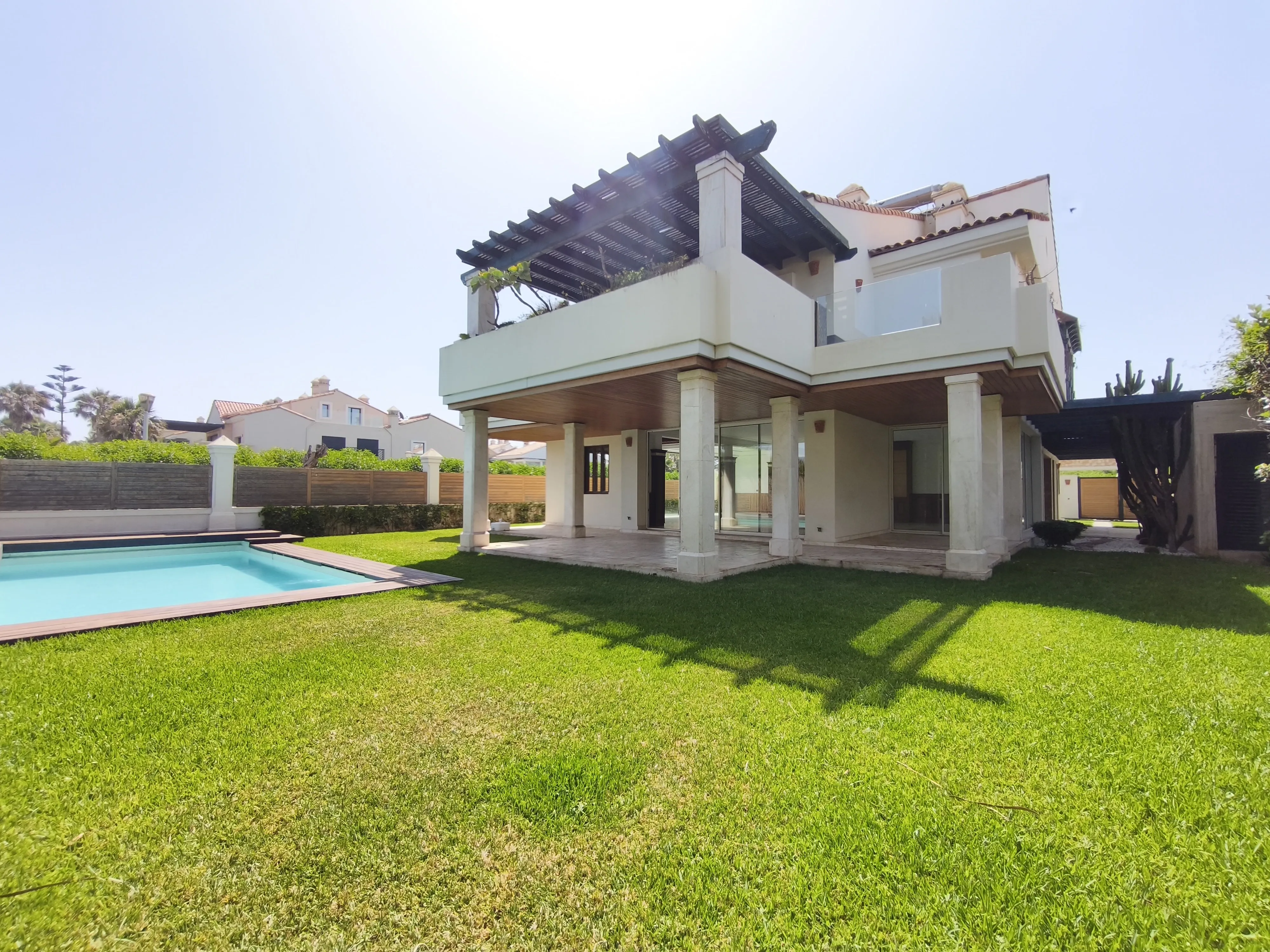 Magnifique villa 6 chambres à louer à Dar Bouazza - دار بوعزة (4)