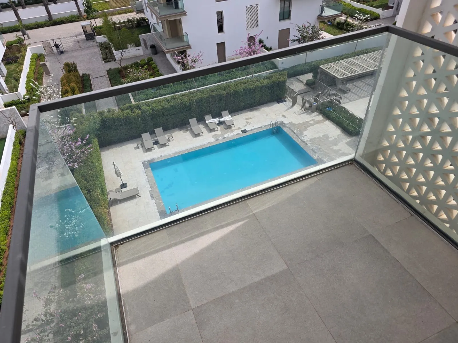 Appartement (au 4ème étage) haut standing, neuf en location - الرباط