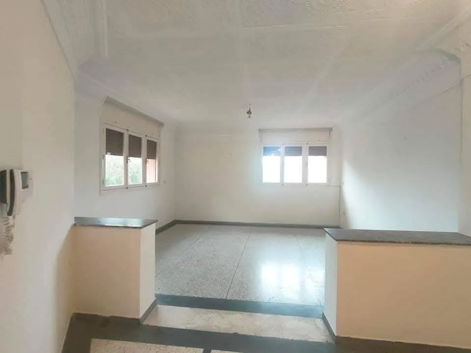 Etage villa 100m² Hay El Hana 6000 dh - الدار البيضاء
