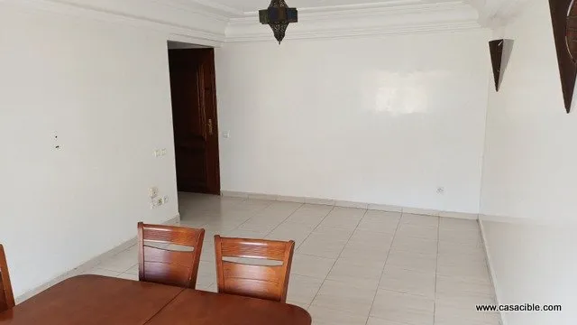 Val fleuri: appartement vide avec terrasse. - الدار البيضاء (2)
