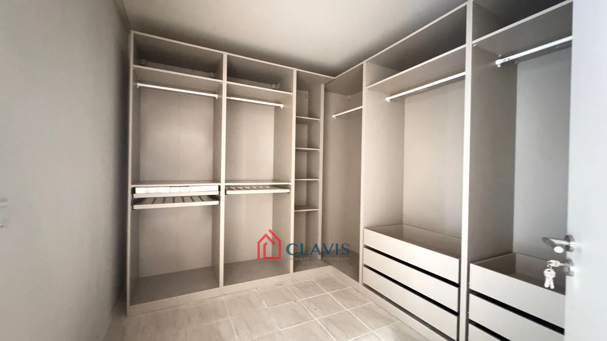 Appartement rénové dans une résidence de renom - الدار البيضاء (3)