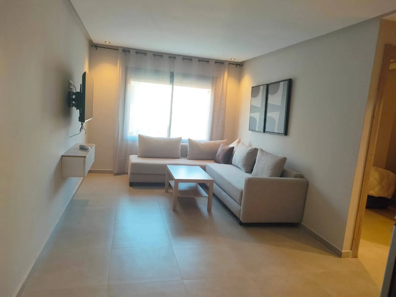 Appartement Fille meublé 45m² Bourgogne 5000 Dh - الدار البيضاء