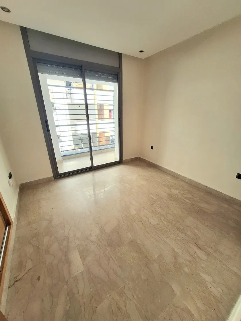 LES PRINCESSES – Joli appartement vide à louer 3 CH - الدار البيضاء (2)
