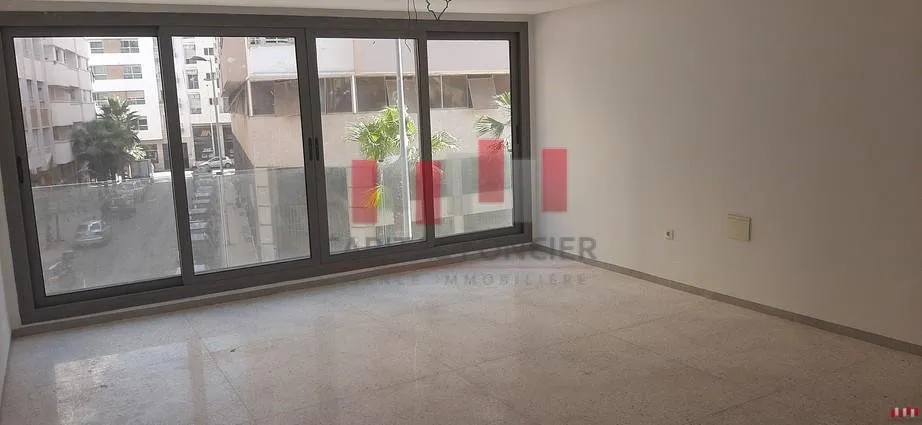 Exclusivité Immeuble professionnel neuf R + 5 de 2000 m de surface utile aux meilleures normes internationales a la location quartier princesse Maarif - الدار البيضاء (2)