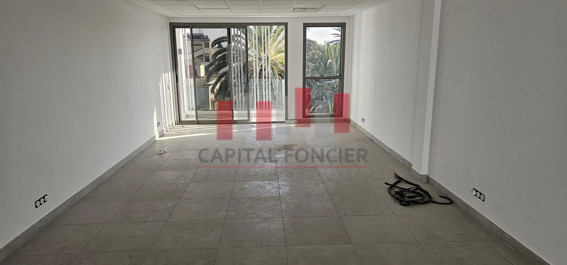 Immeuble neuf a usage professionnel de 1900 m2 de surfaces utiles a la location en plein quartier franceville , Tramway mitoyen - الدار البيضاء (4)