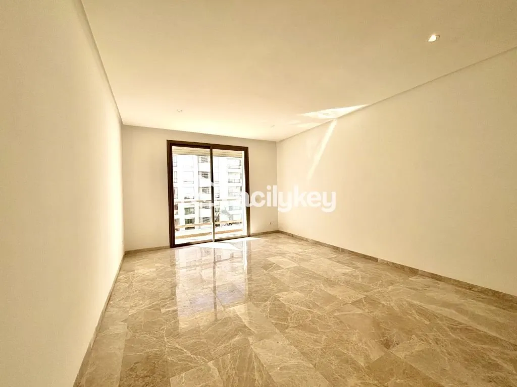 Appartement de 95 m² à Casablanca - الدار البيضاء (2)