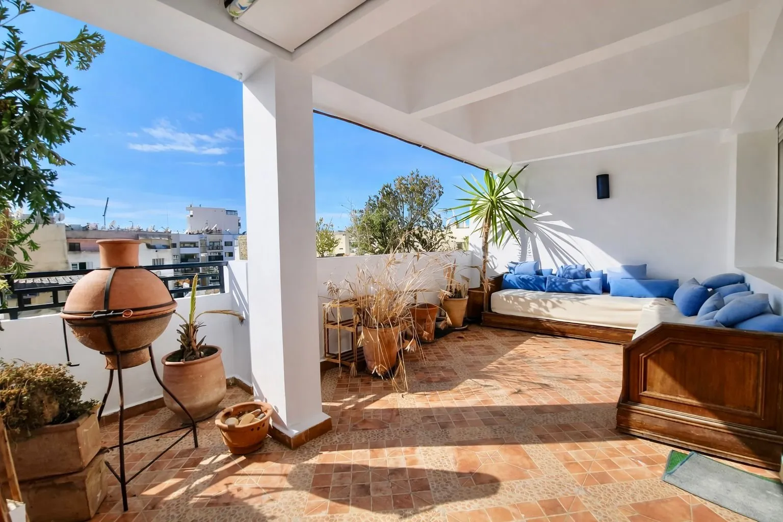 Appartement avec une très belle terrasse - الدار البيضاء