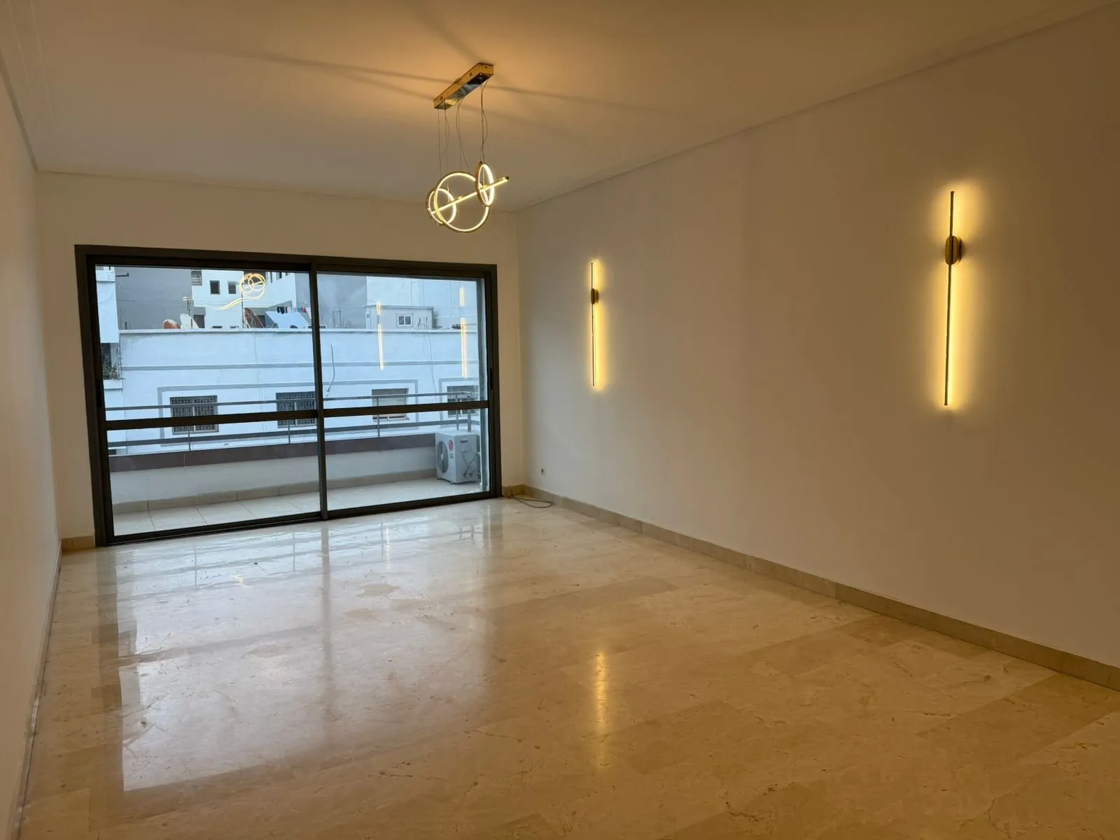 Socrate – Location d’un appartement vide 3CH - الدار البيضاء (3)
