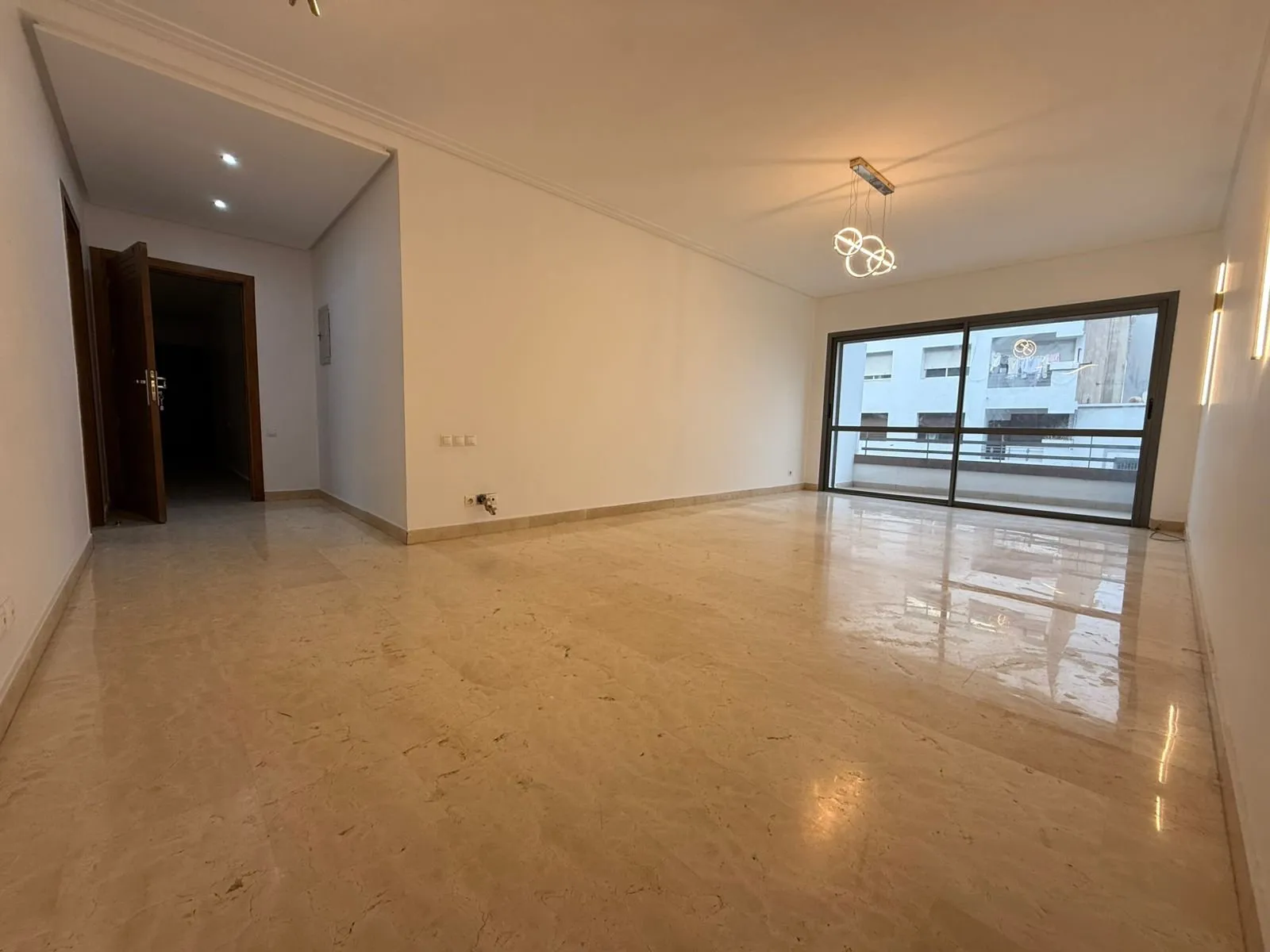 Socrate – Location d’un appartement vide 3CH - الدار البيضاء