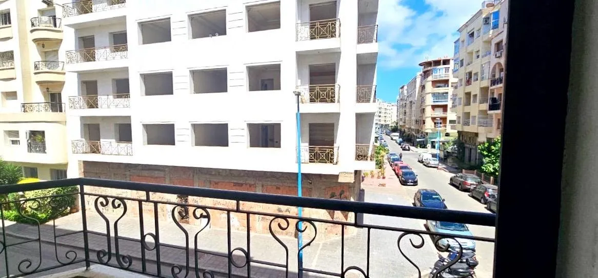 Grand appartement avec terrasse - الدار البيضاء (3)