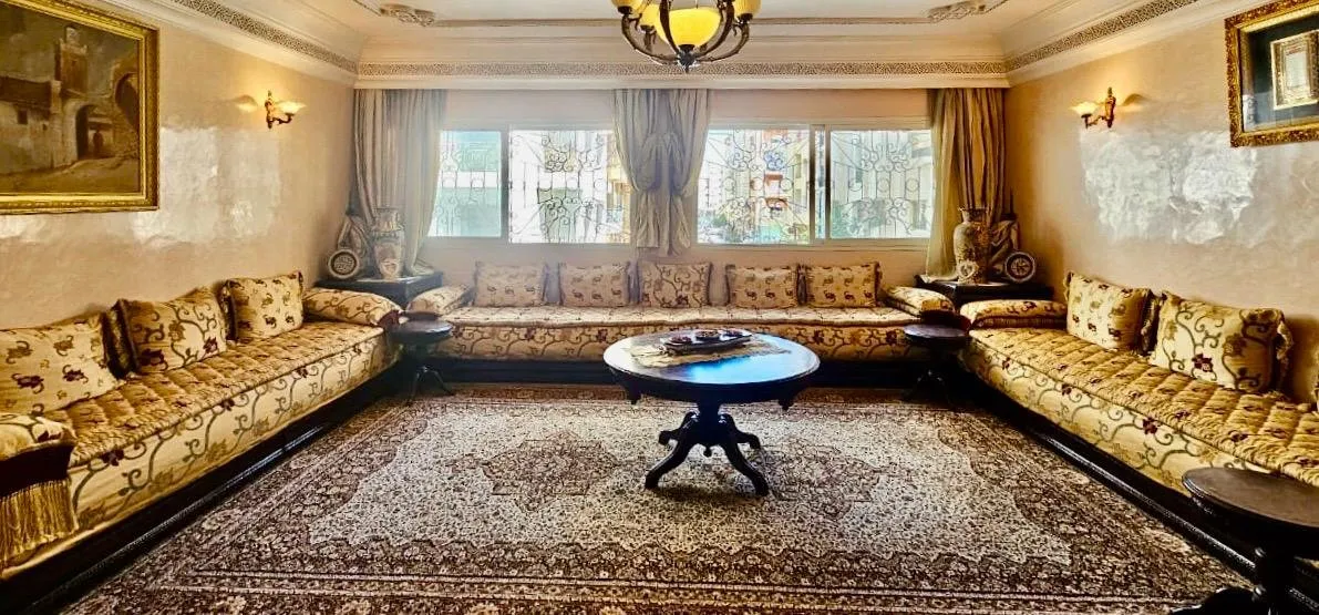 Grand appartement avec terrasse - الدار البيضاء
