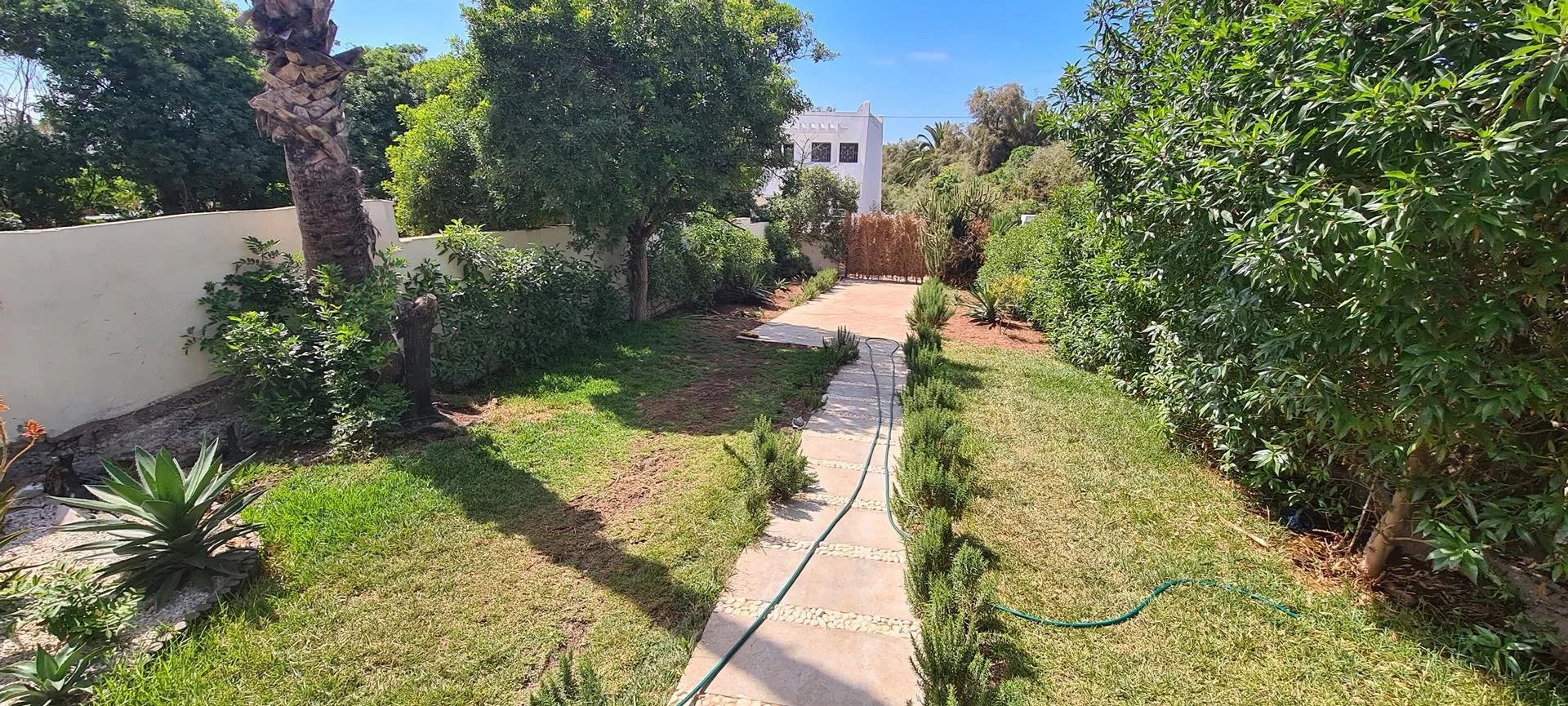 Villa plain pied avec un grand jardin Dar Bouazza - دار بوعزة