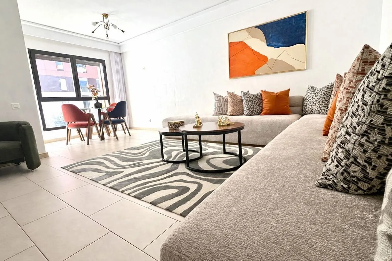 Appartement de standing neuf, meublé à louer à CFC - الدار البيضاء (4)