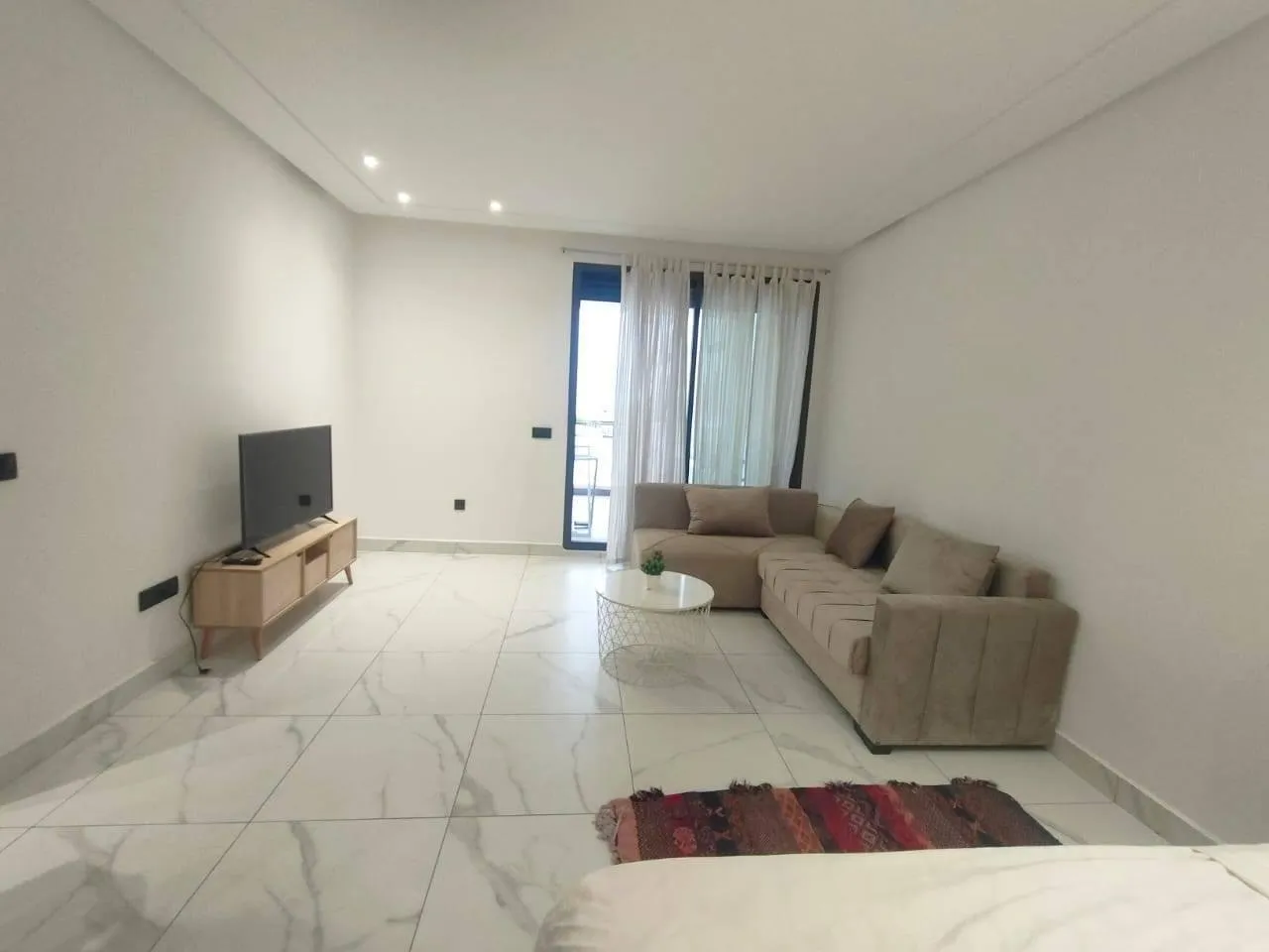 Studio meublé Ferme Bretone CFC 5700 Dh - الدار البيضاء (2)