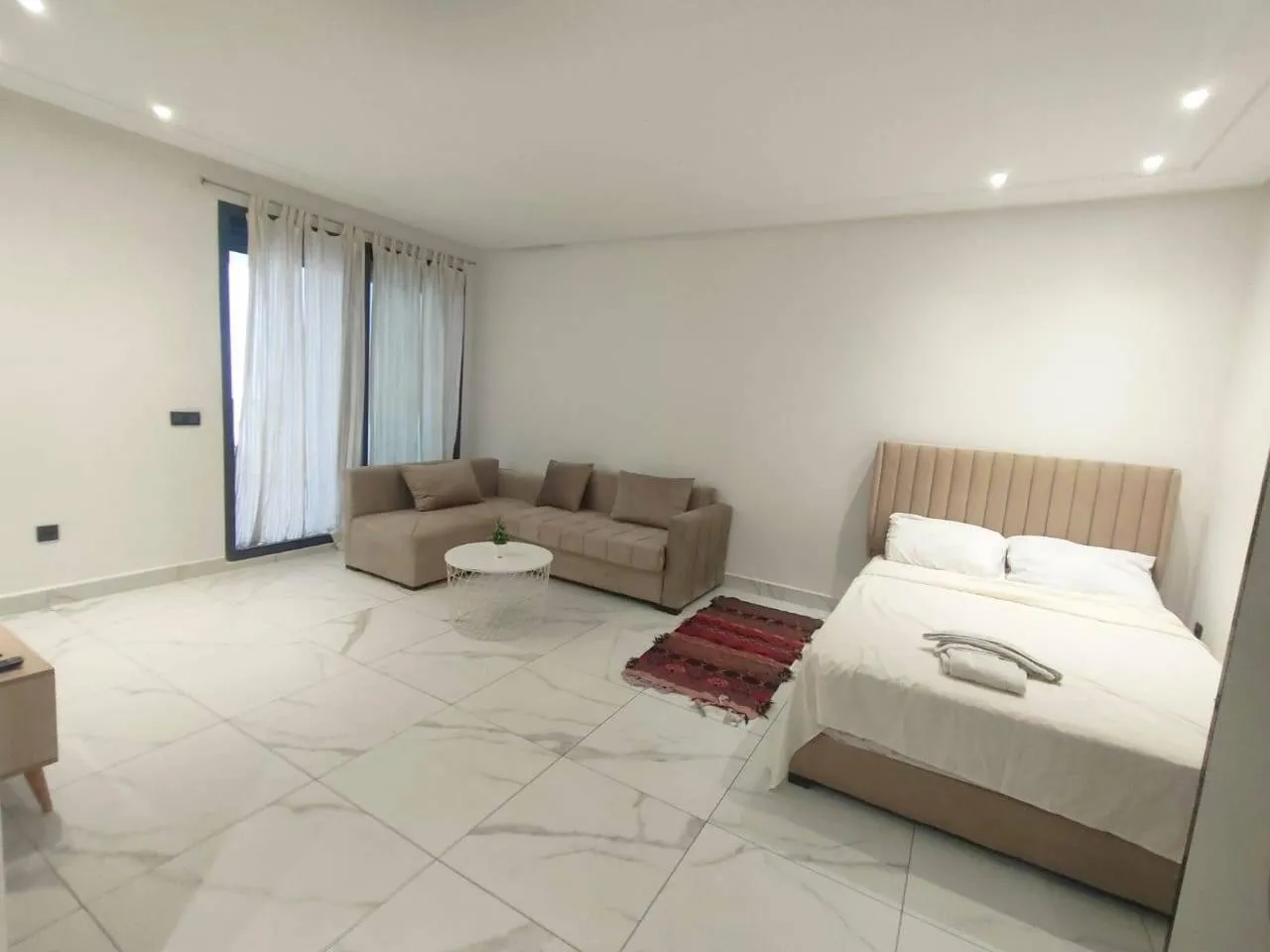 Studio meublé Beauséjour 5700 Dh - الدار البيضاء