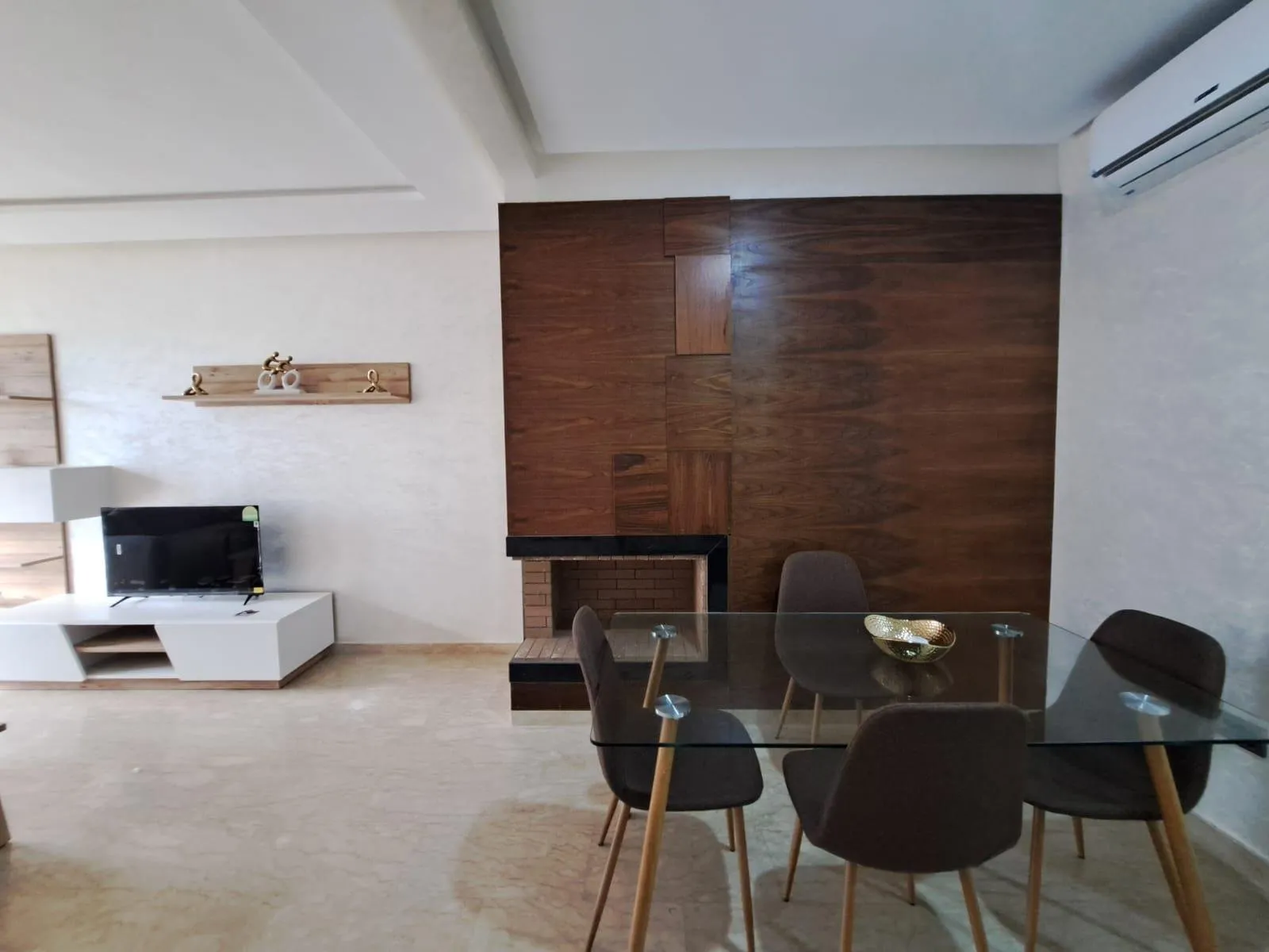 Magnifique appartement meublé en rez-de-jardin, front de mer – Résidence haut standing - الدار البيضاء (4)