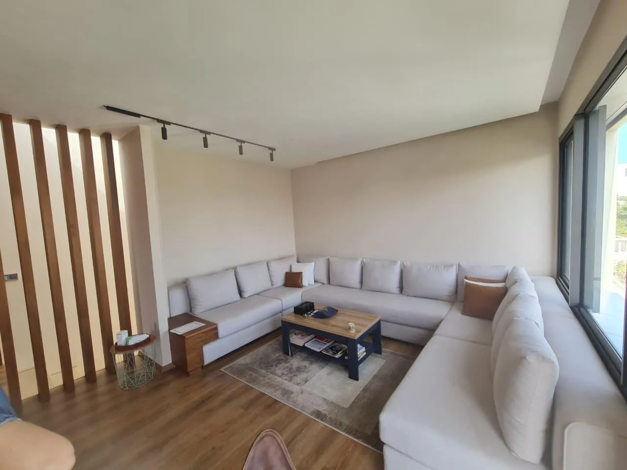 Très belle villa à louer moderne, neuve, avec piscine à proximité de la plage et du club nautique - الرباط