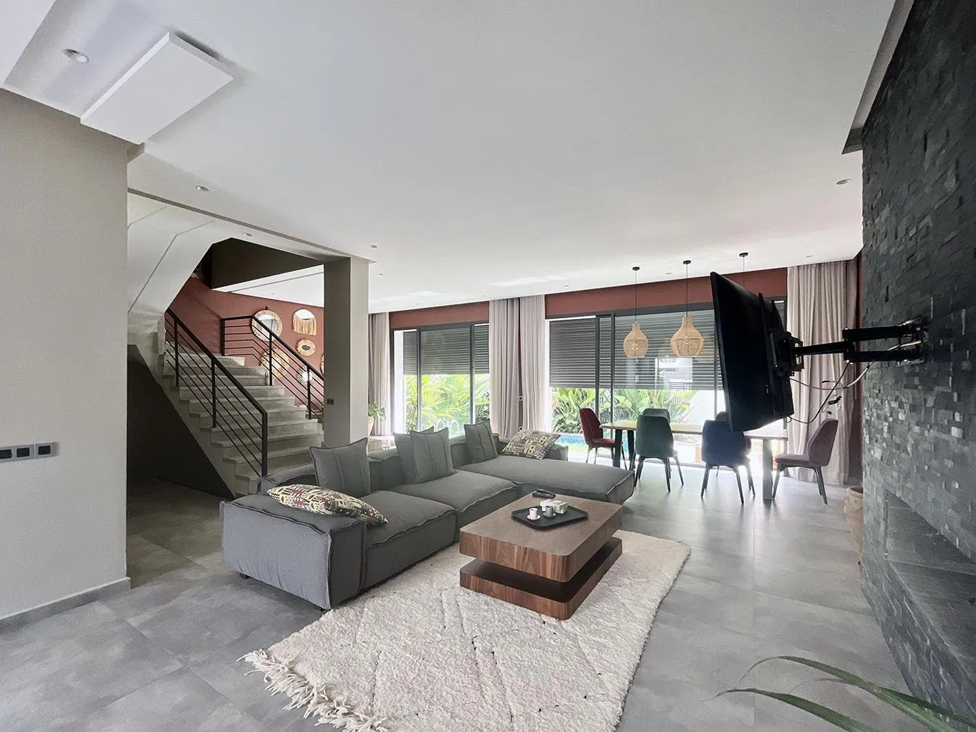 Villa vide 3 chambres avec piscine en résidence sécurisée - الدار البيضاء (2)