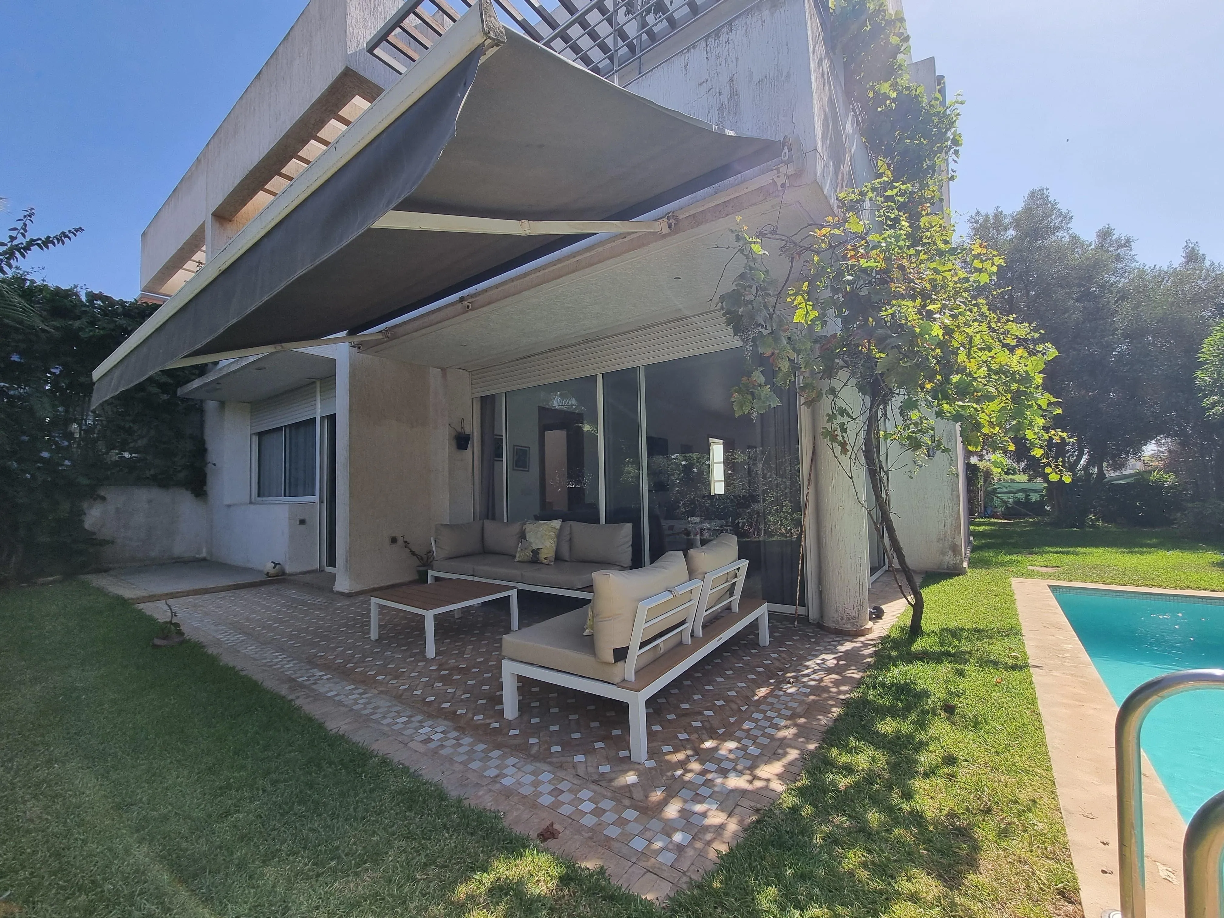 À Louer : Villa de Prestige Rénovée avec Piscine à Dar Bouazza - الدار البيضاء