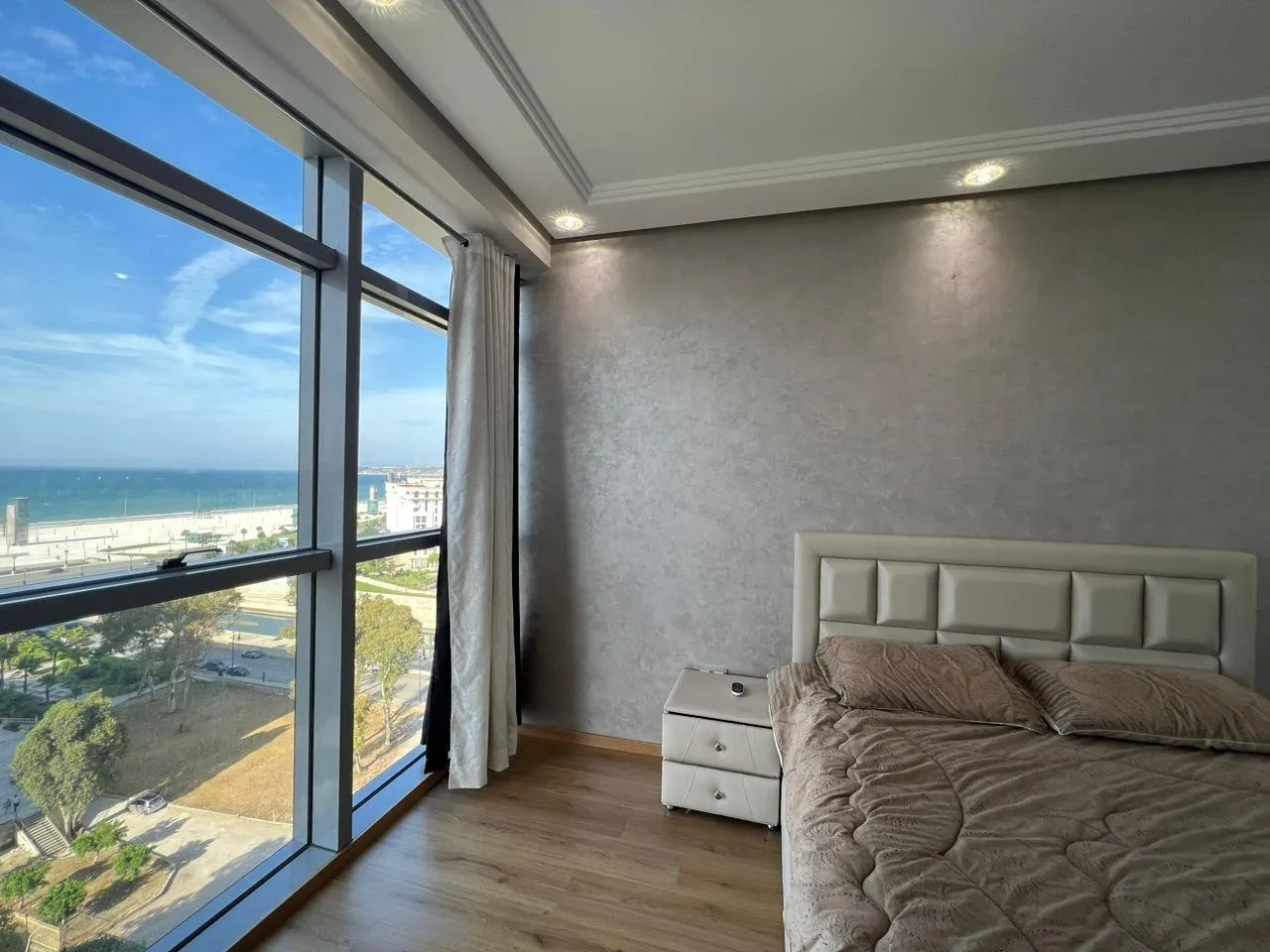 Appartement meublé 3 chambres vue sur mer - طنجة