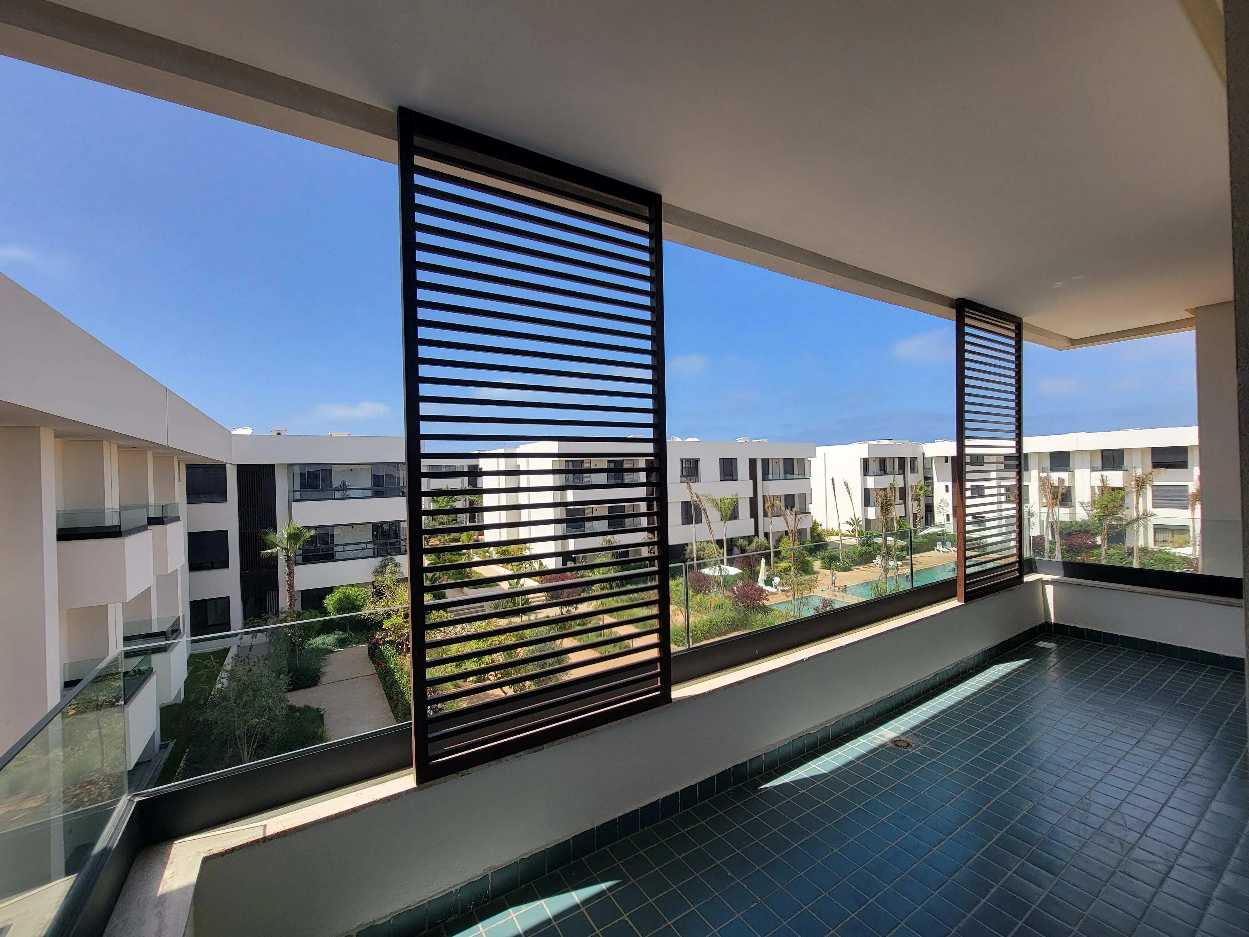 Appartement Neuf Style Haussmannien – 120 m² – Résidence Sécurisée avec Piscines –Dar Bouazza, Casablanca - الدار البيضاء (2)