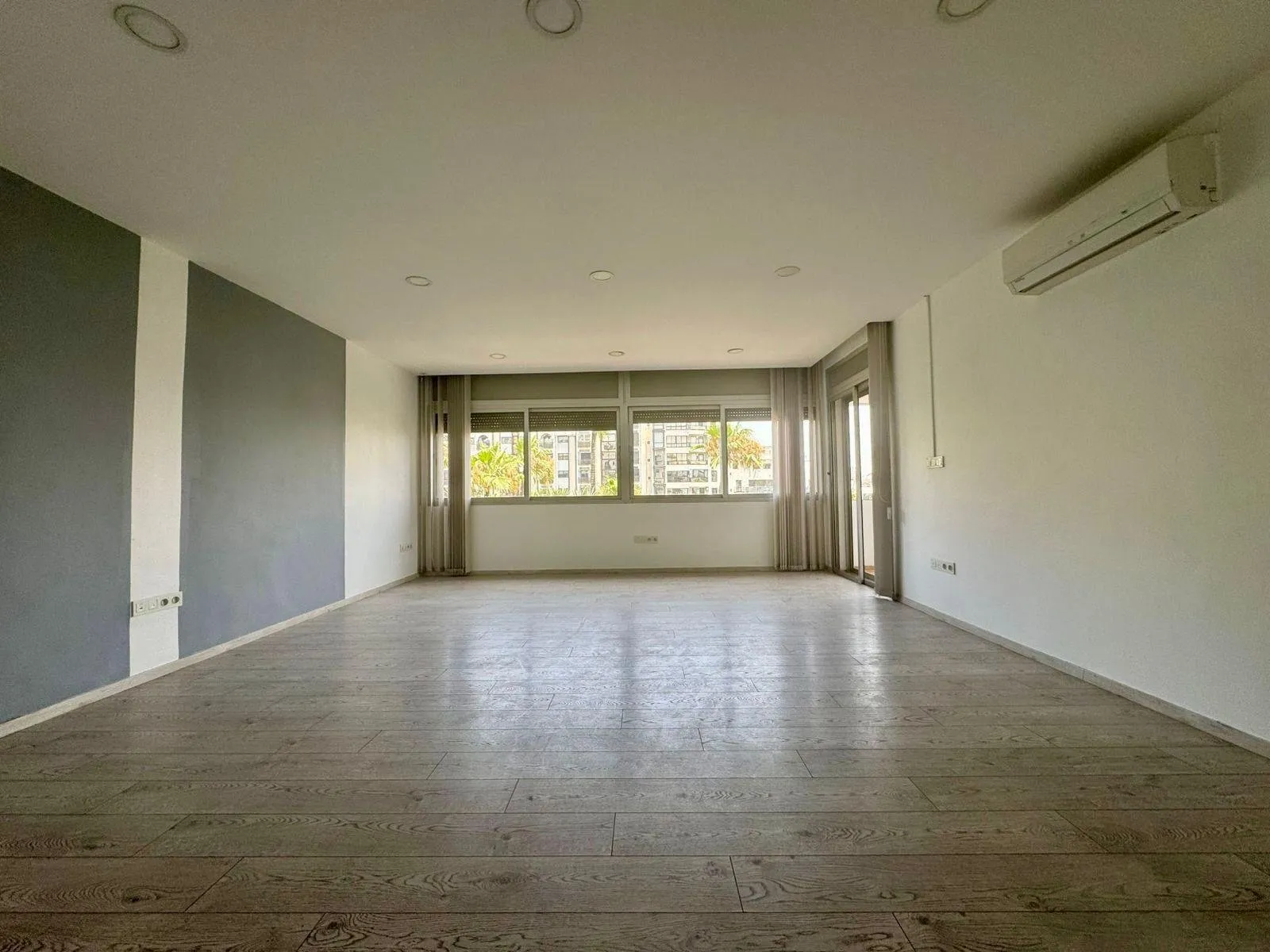 Bureau à louer immeuble de prestige – spacieux et lumineux - الدار البيضاء (3)