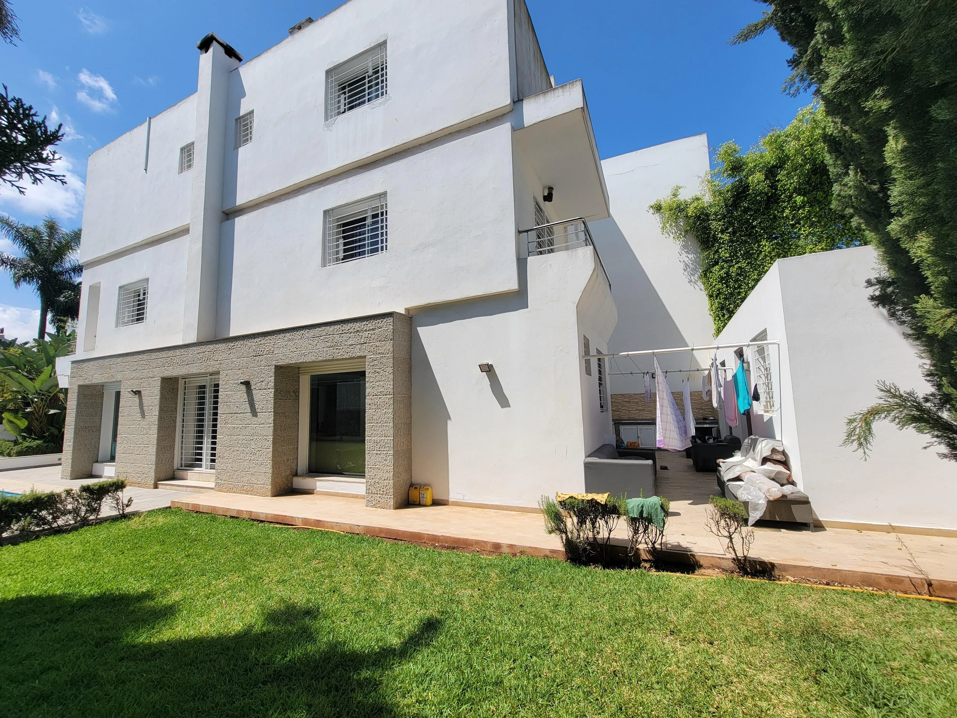 À Louer – Sublime Villa 3 étage Familiale avec Piscine et Jardin à Ain Diab, Casablanca - الدار البيضاء (2)
