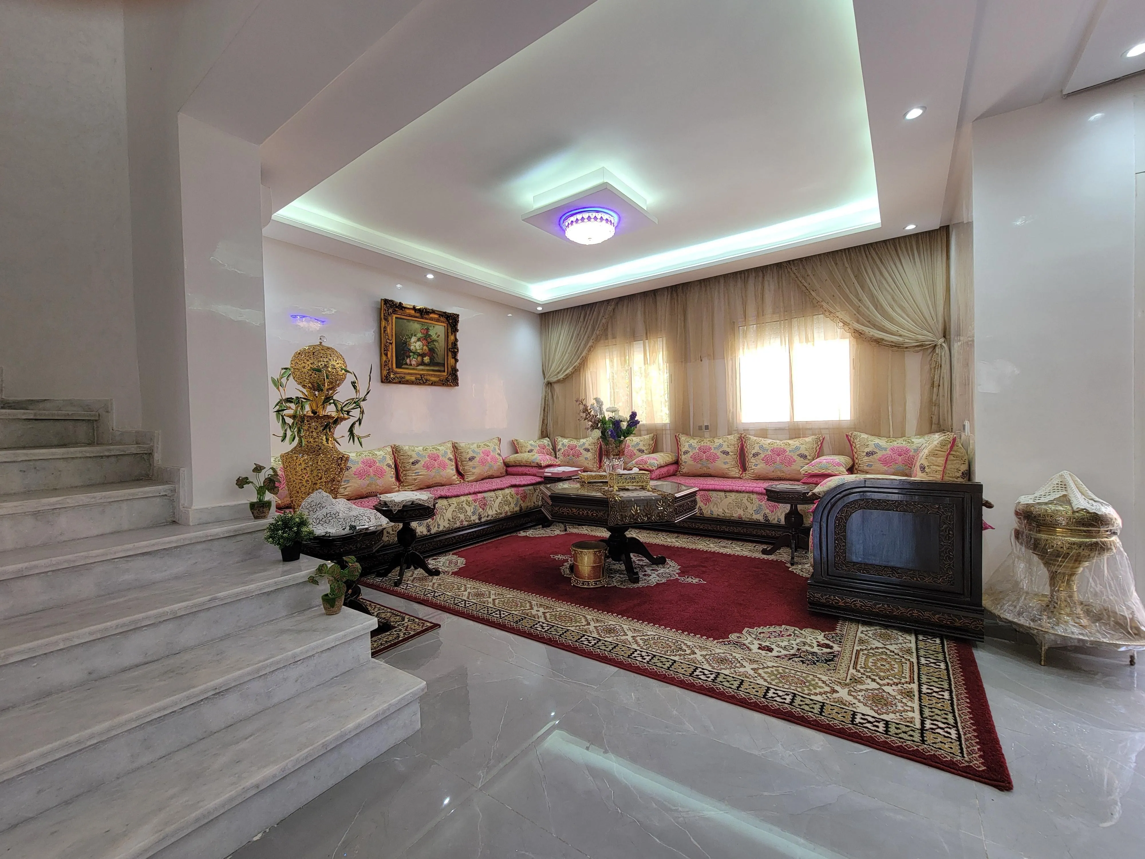 À louer – Superbe villa rénovée avec piscine dans résidence sécurisée - الدار البيضاء (3)