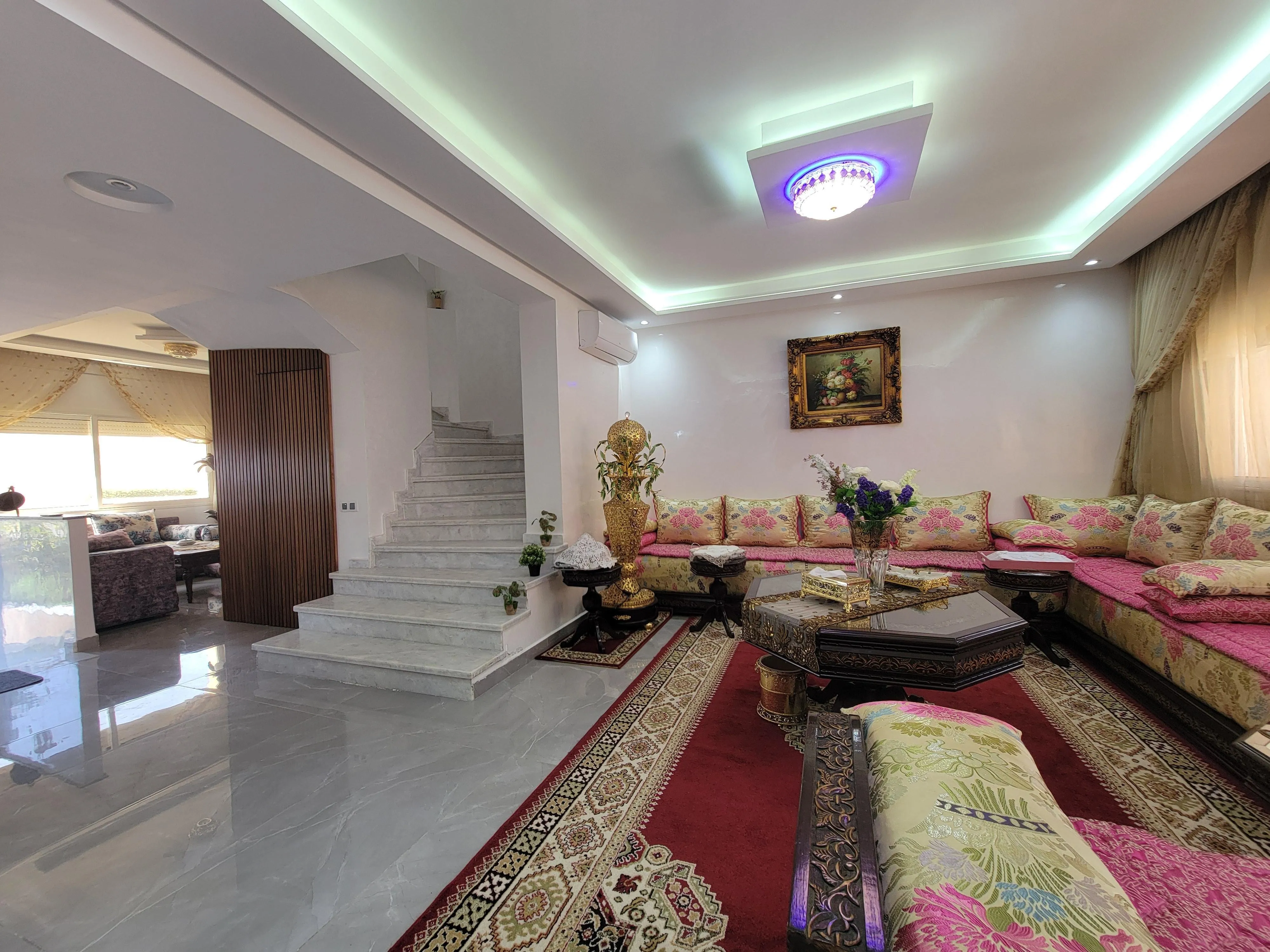 À louer – Superbe villa rénovée avec piscine dans résidence sécurisée - الدار البيضاء (4)