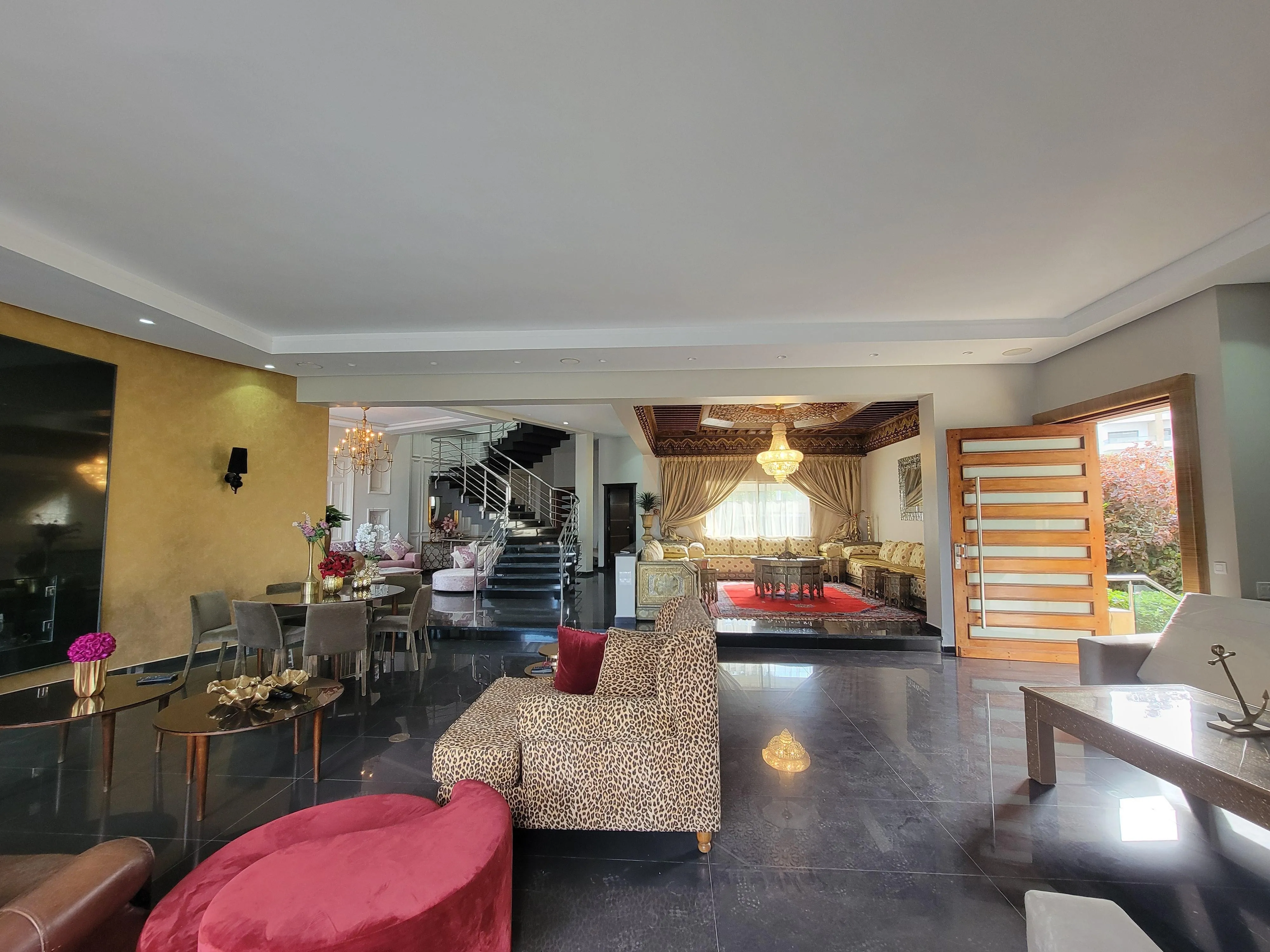 Villa meublée contemporaine aux finition haut standing avec piscine - الدار البيضاء (2)