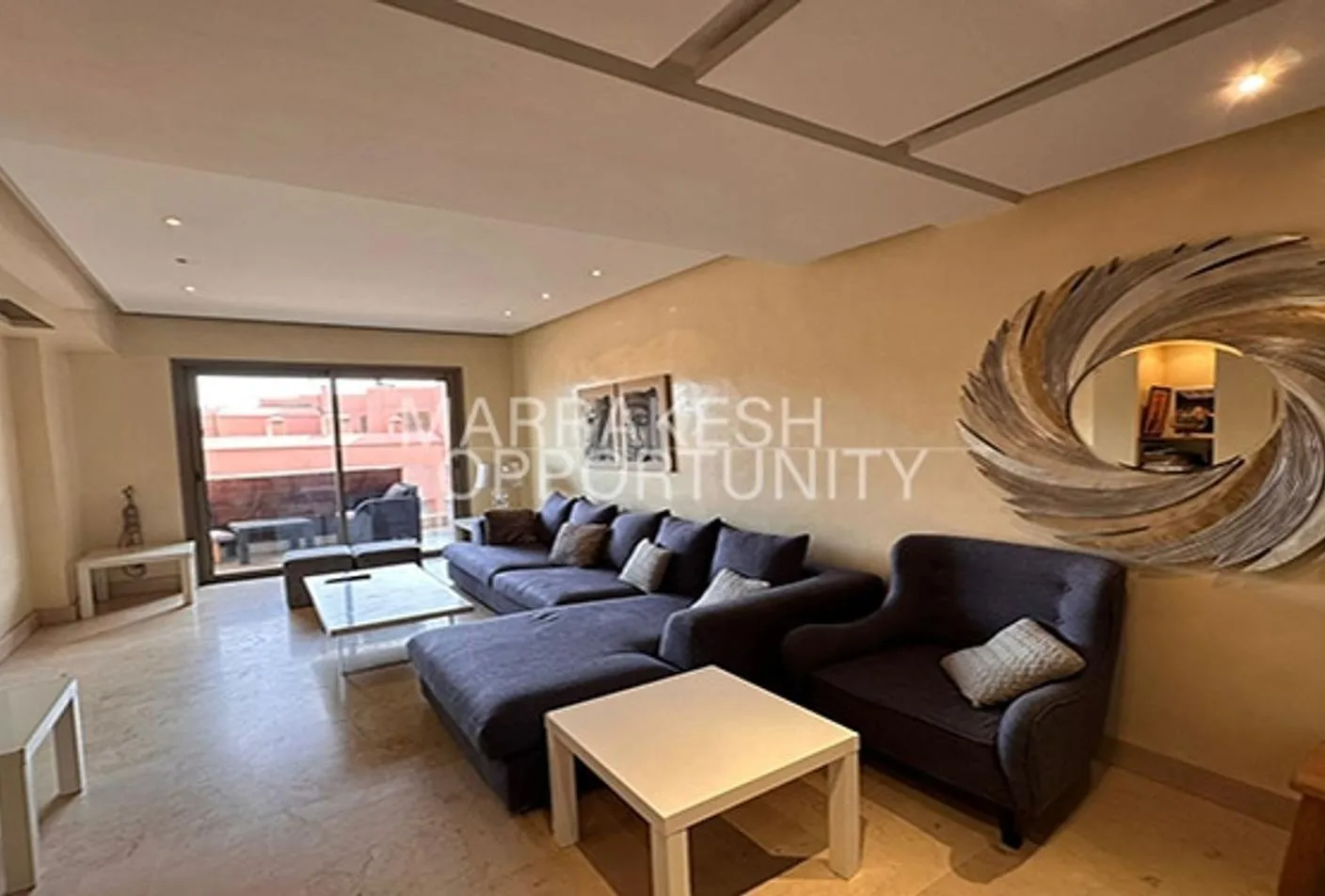 Location d’un joli appartement meublé situé à Guéliz - مراكش (2)