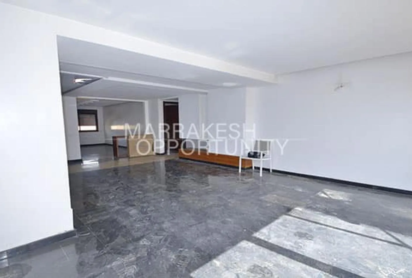 Magnifique Appartement non meublé à louer sur Hivernage - مراكش
