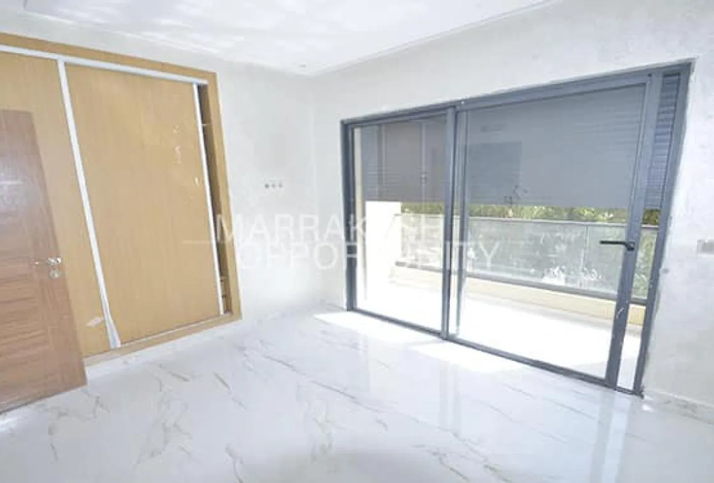 Location d'un Bel Appartement neuf non meublé à Guéliz - مراكش