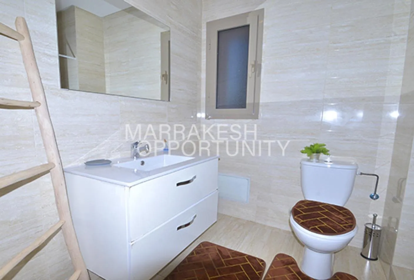 Location Appartement au rez-de-jardin Meublé  à Agdal - فاس (4)