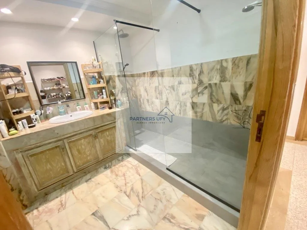 Bel appartement ensoleillé  à louer  Ain diab - الدار البيضاء (2)