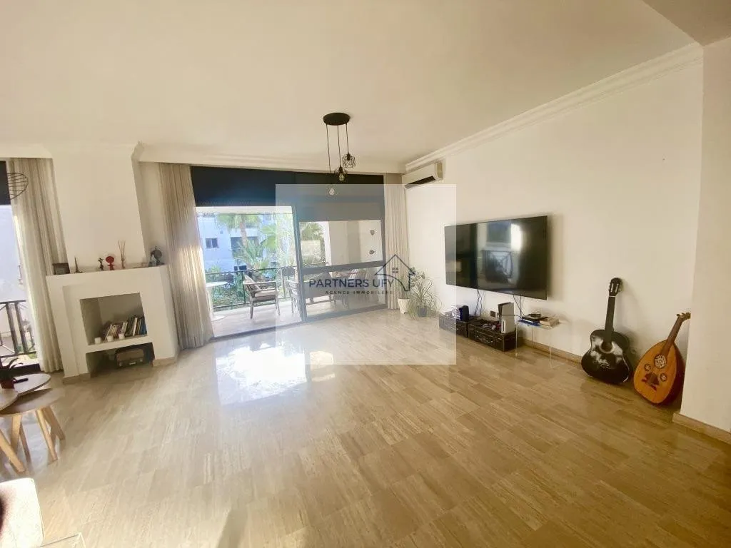 Bel appartement ensoleillé  à louer  Ain diab - الدار البيضاء